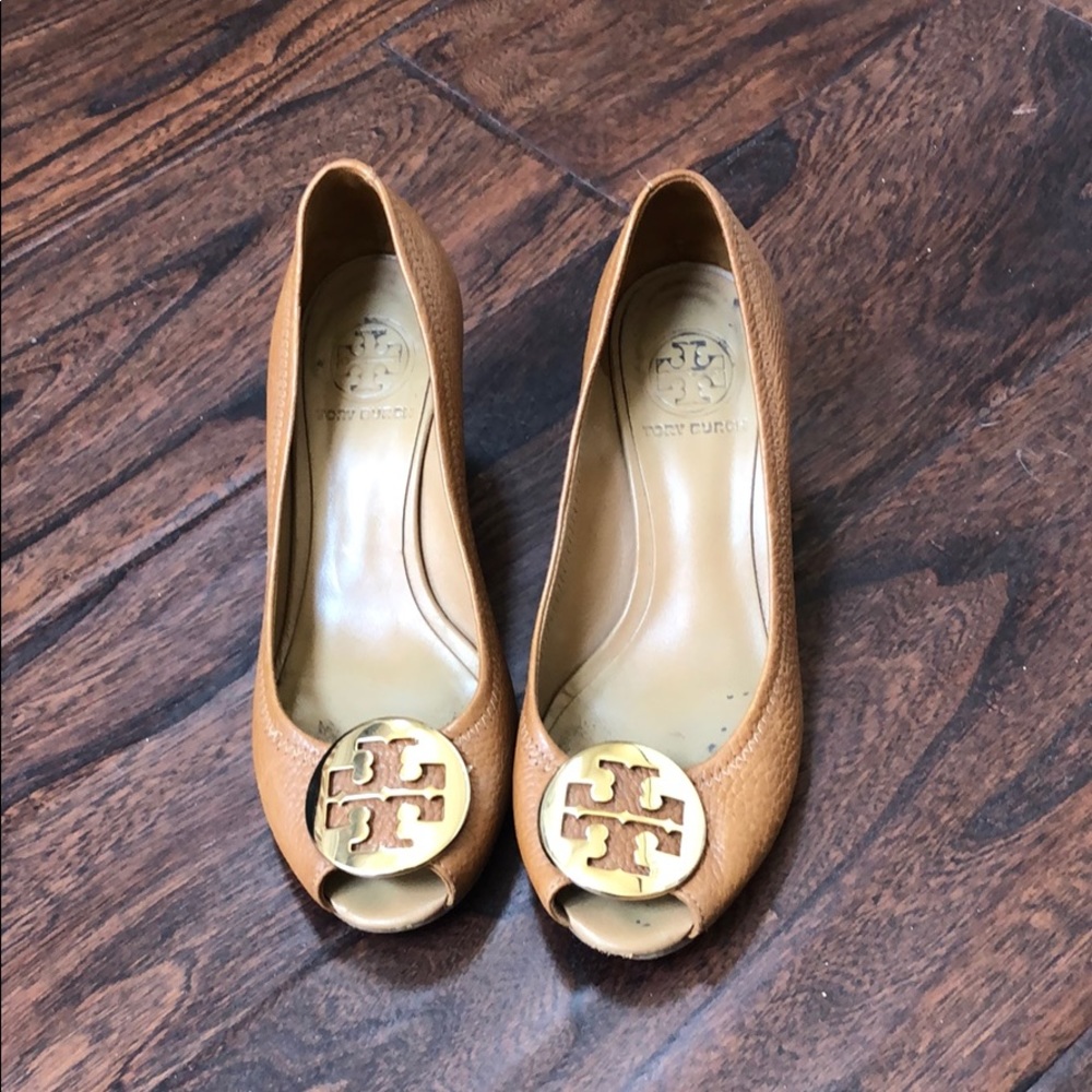 Peep toe Tory Burch wedges. Super comfy